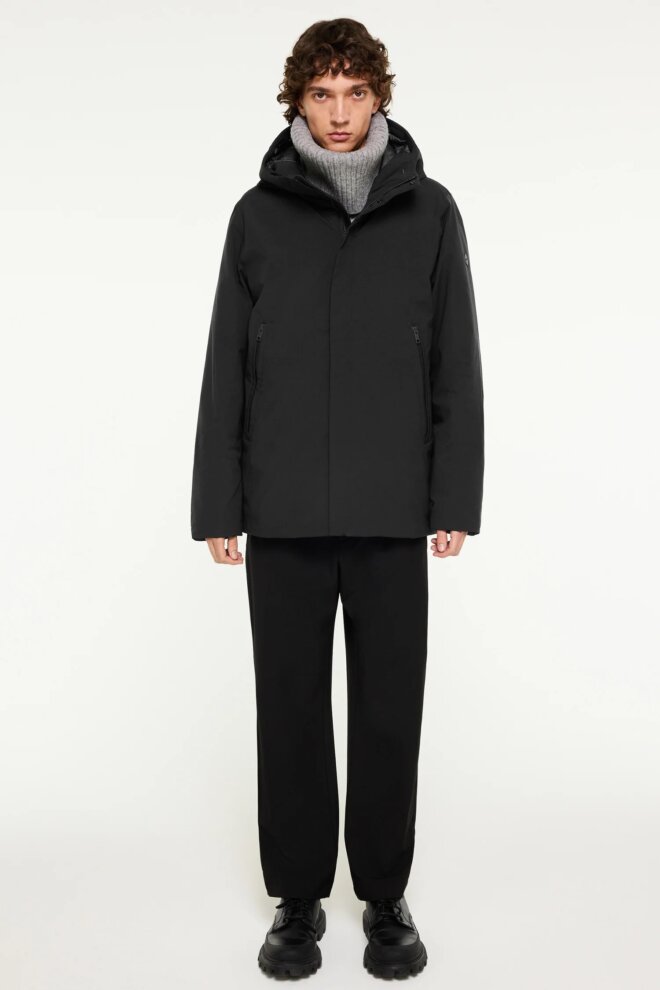 JACKE VHINNER BLACK