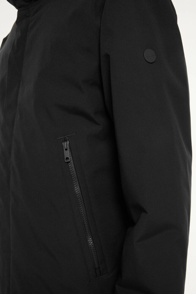 JACKE VHINNER BLACK