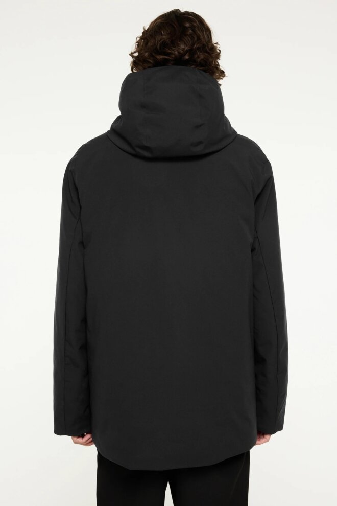 JACKE VHINNER BLACK