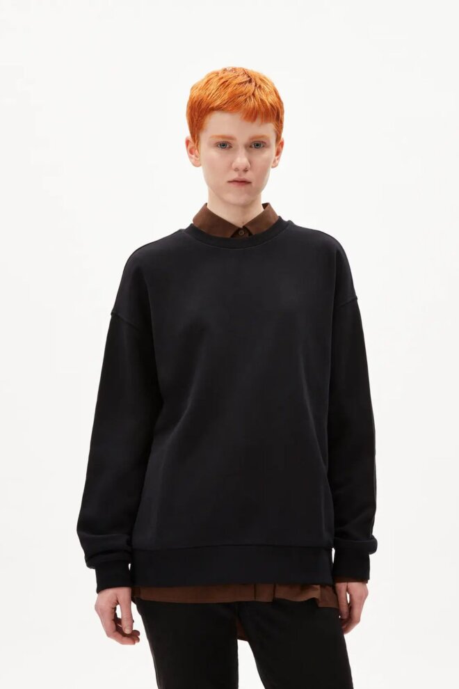 SWEATER 30002560 AARIN BLACK