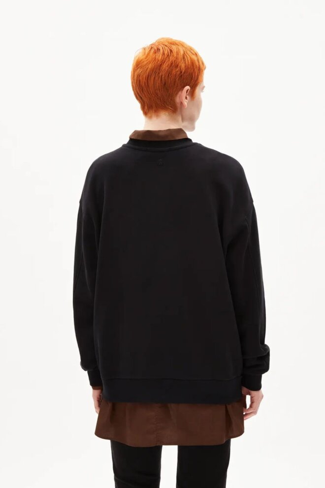 SWEATER 30002560 AARIN BLACK