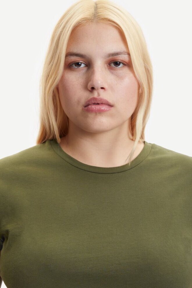 SHIRT                                            SOLLY TEE SOLID 205 DEEP DEPTHS