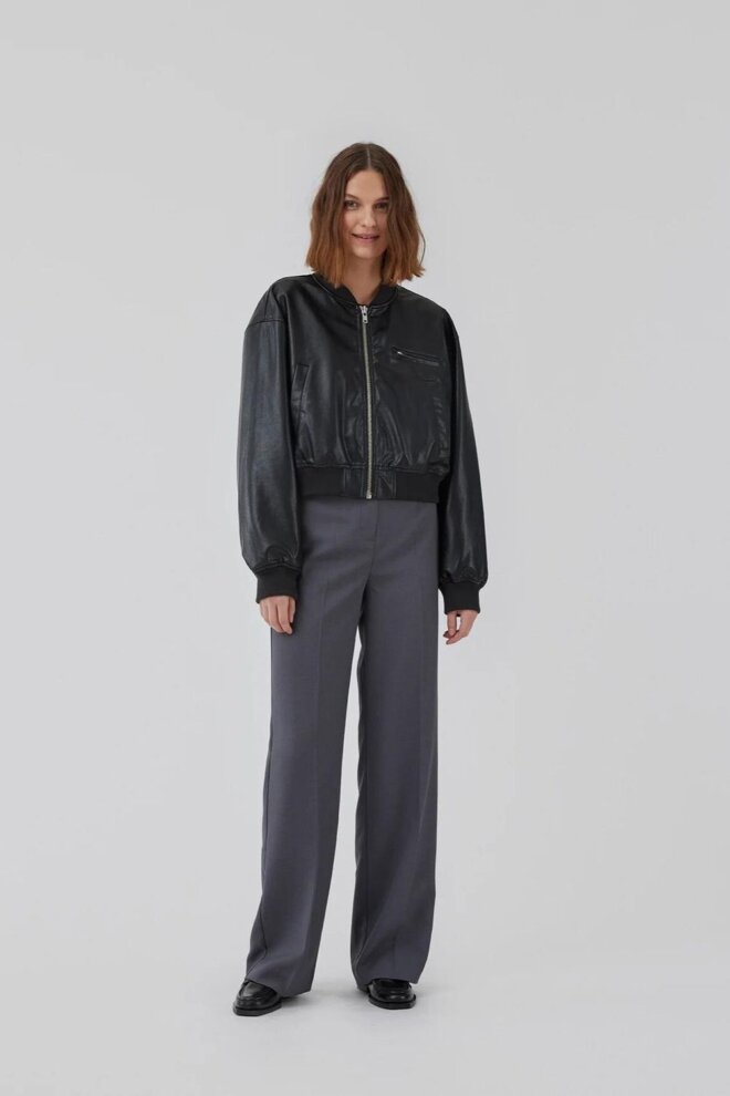 JACKE HUXLEYMD JACKET BLACK