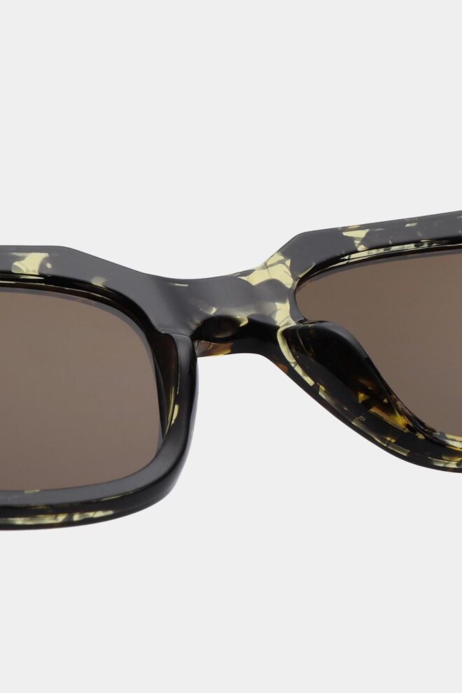 SONNENBRILLE KAWS BLACK/YELLOW TORTOISE