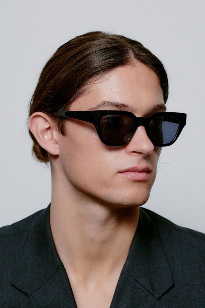 SONNENBRILLE KAWS BLACK