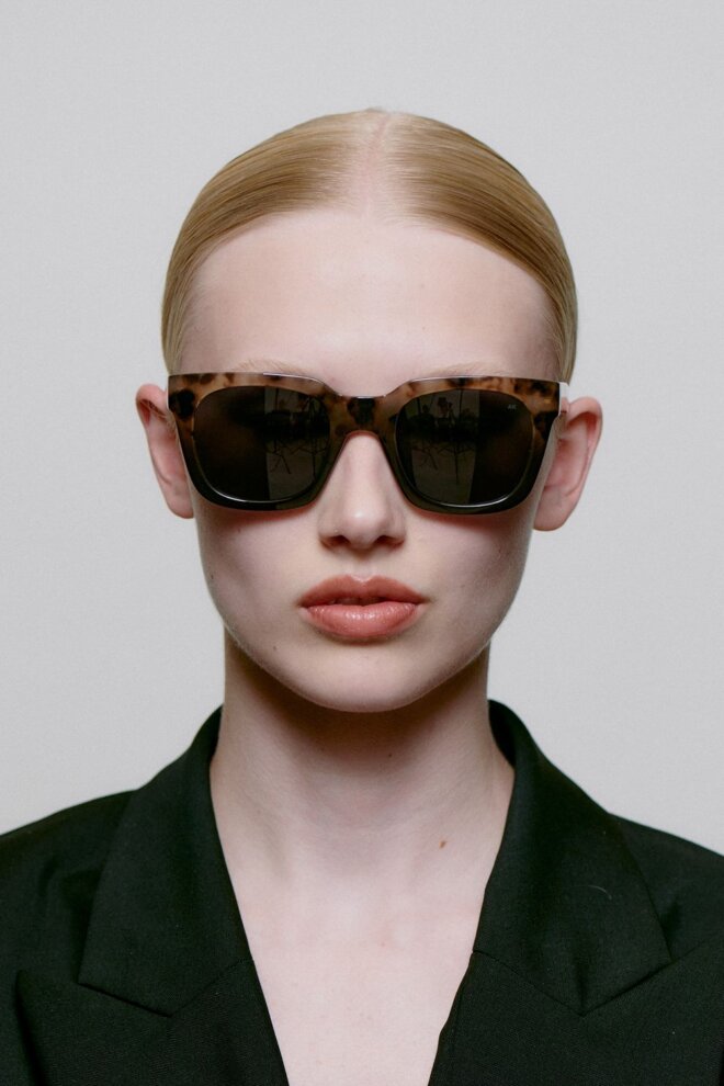 SONNENBRILLE NANCY COQUINA/GREY TRANSPARENT