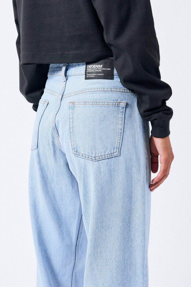 JEANS HILL STREAM LIGHT RETRO