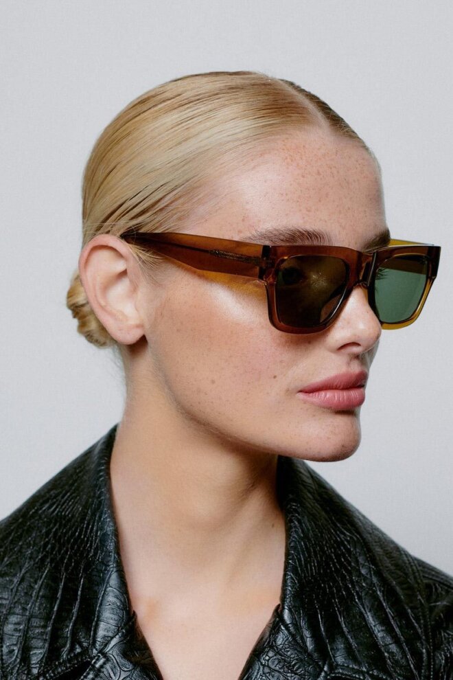 SONNENBRILLE AGNES SMOKE TRANSPARENT