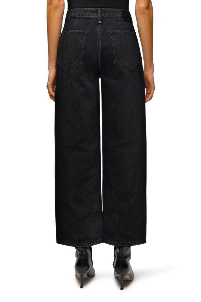 JEANS 260164 QUAKE_1 1030