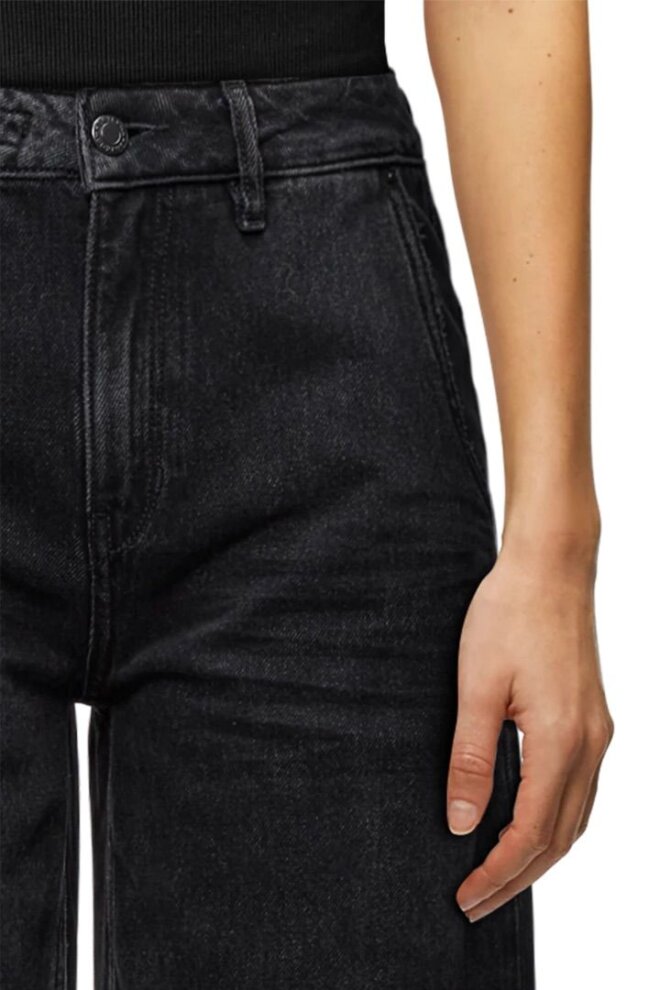 JEANS 260164 QUAKE_1 1030