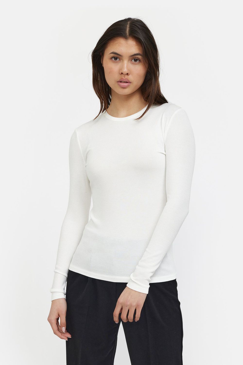 SRFENJA O-NECK TOP SOFT WHITE2.jpeg