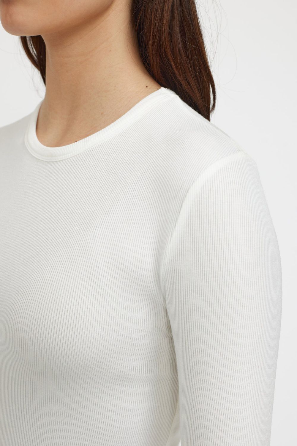 SRFENJA O-NECK TOP SOFT WHITE1.jpeg