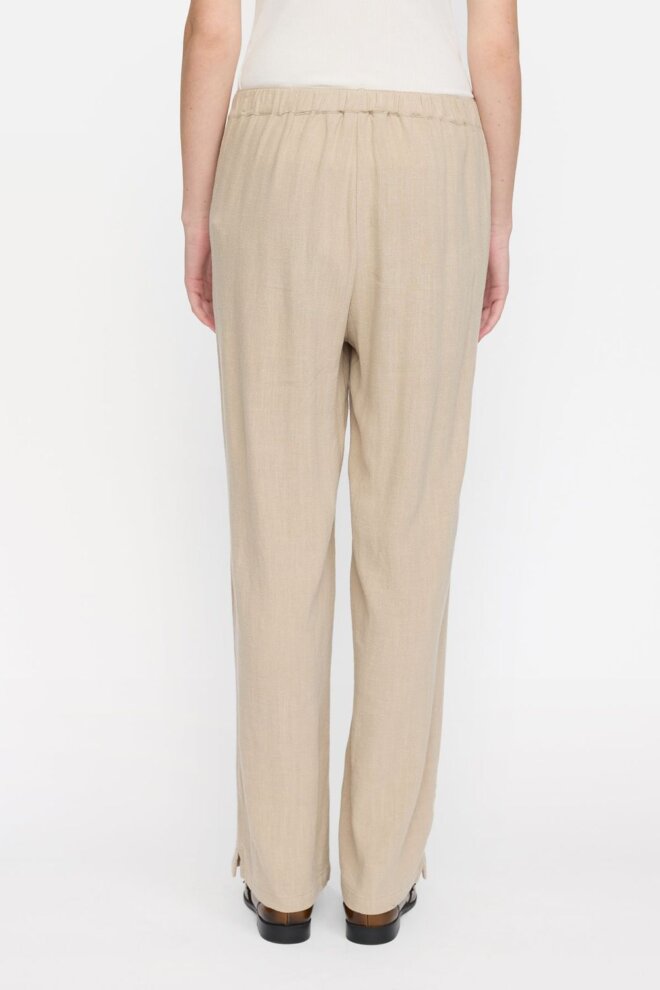 HOSE SRSAMANTHA CROCKERY