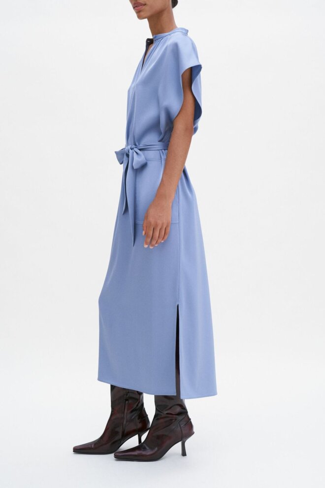 KLEID 31325 BELTED STAND COLLAR DRESS AIR