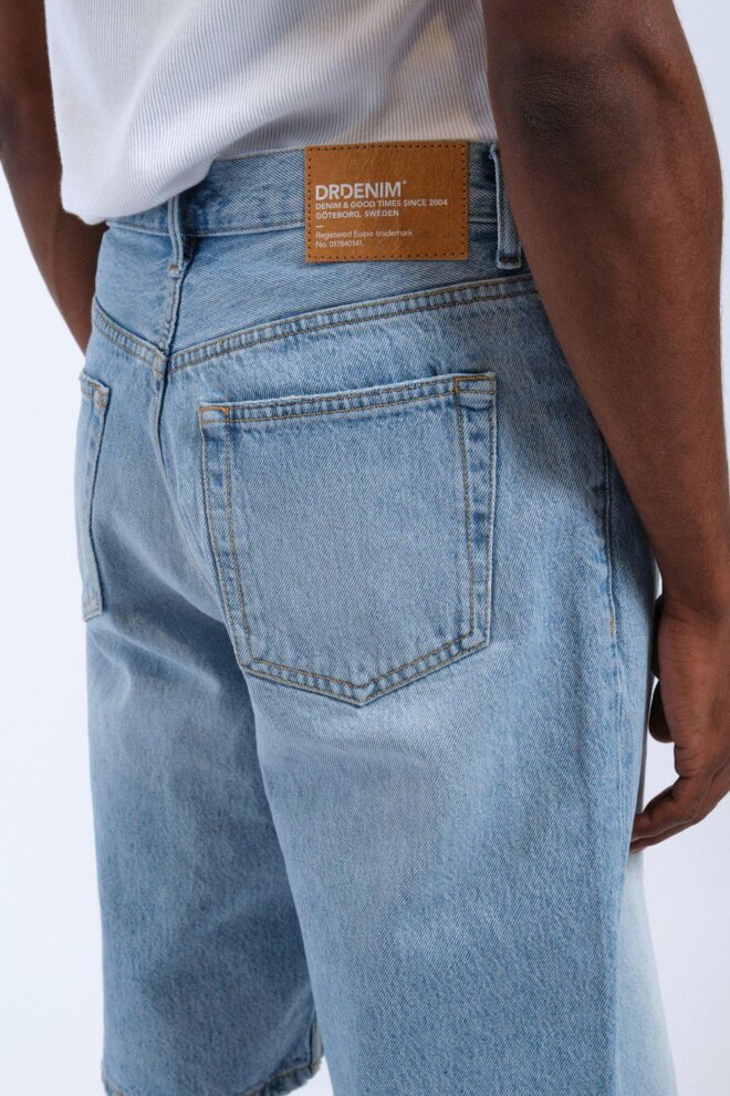 SHORT OMAR SHORTS STREAM LIGHT FADE