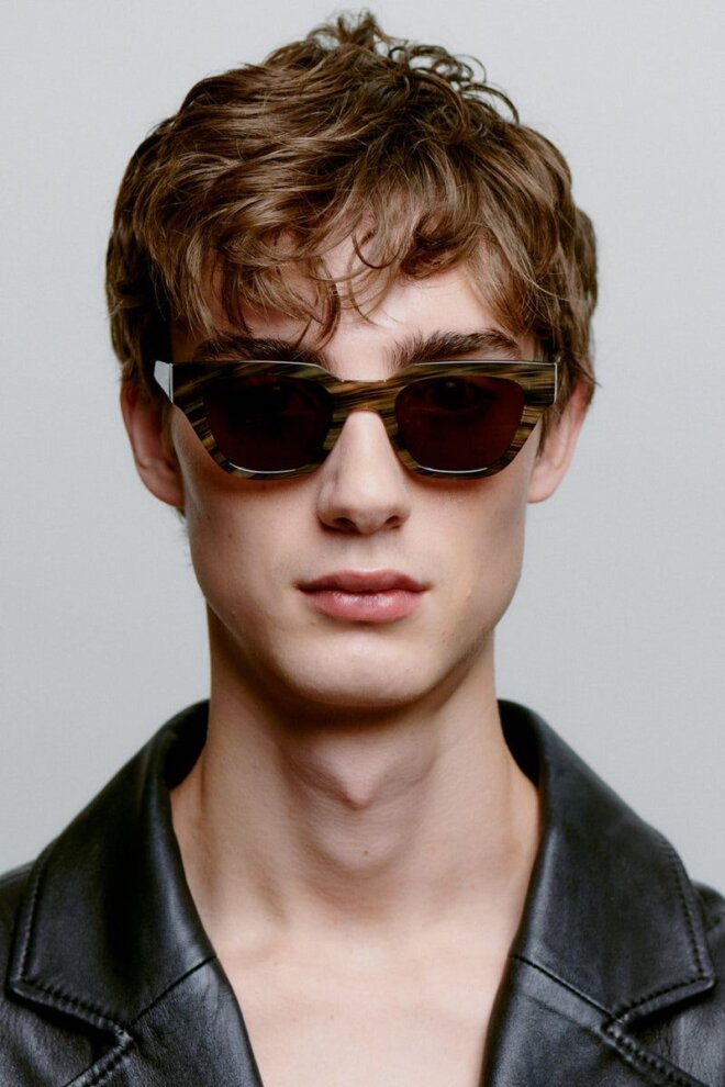 SONNENBRILLE KAWS STRIPED HORN