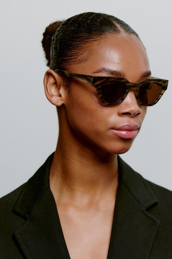 SONNENBRILLE KAWS STRIPED HORN