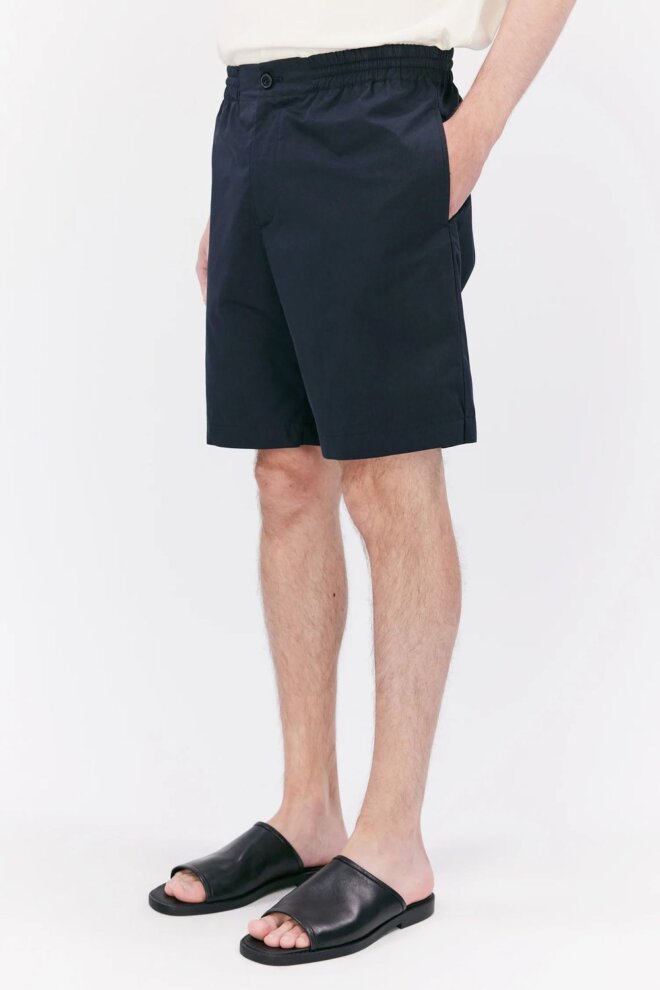 SHORT JUHA DARK NAVY