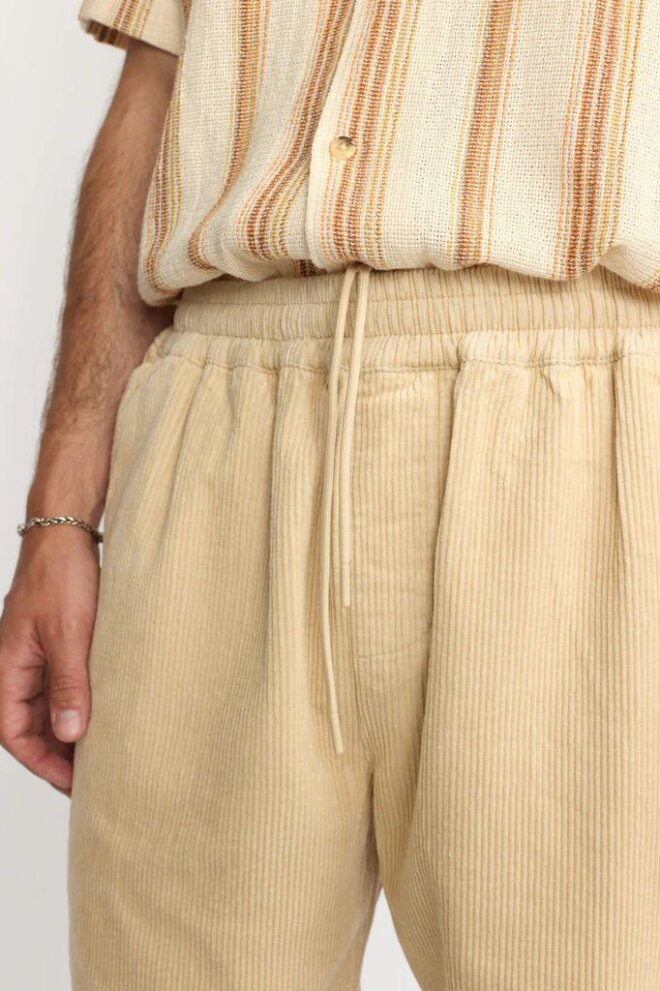 SHORT 4053 DARKOFFWHITE