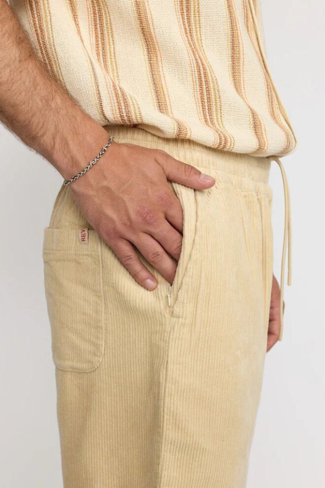 SHORT 4053 DARKOFFWHITE