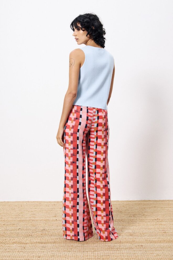 HOSE CLEMENCIA SPATULE