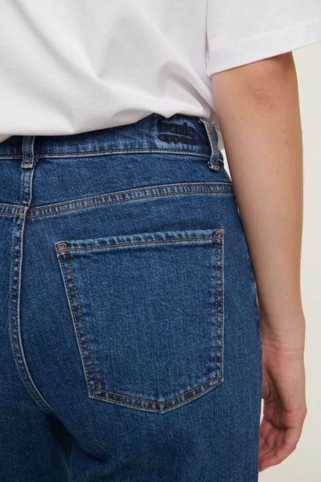 JEANS EA MID BLUE JEANS