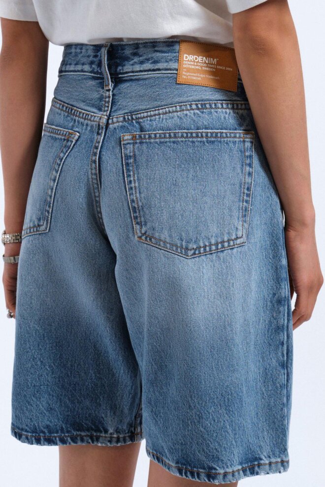 SHORT LEA SHORTS STREAM SKY