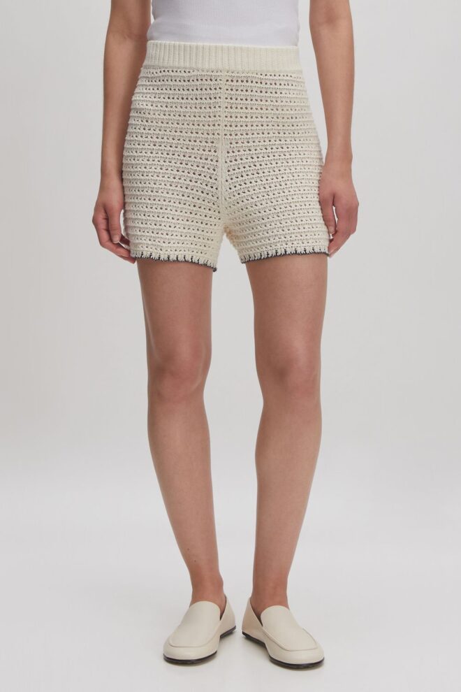 SHORT HEINKE SHORTS SOLID GARDENIA