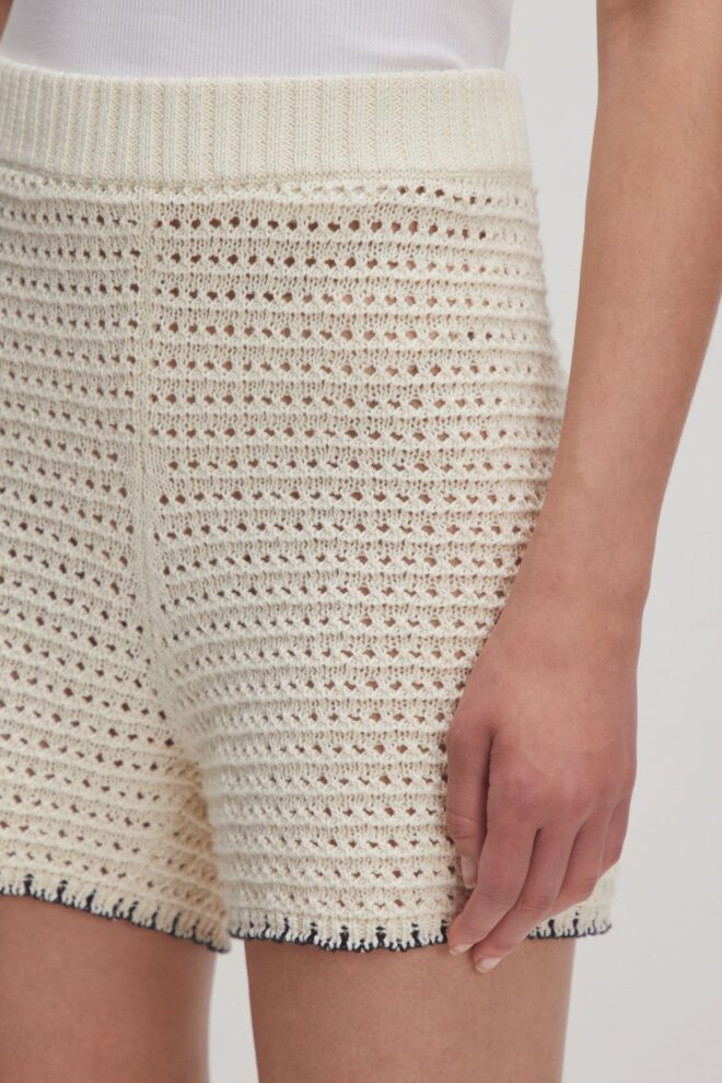 SHORT HEINKE SHORTS SOLID GARDENIA