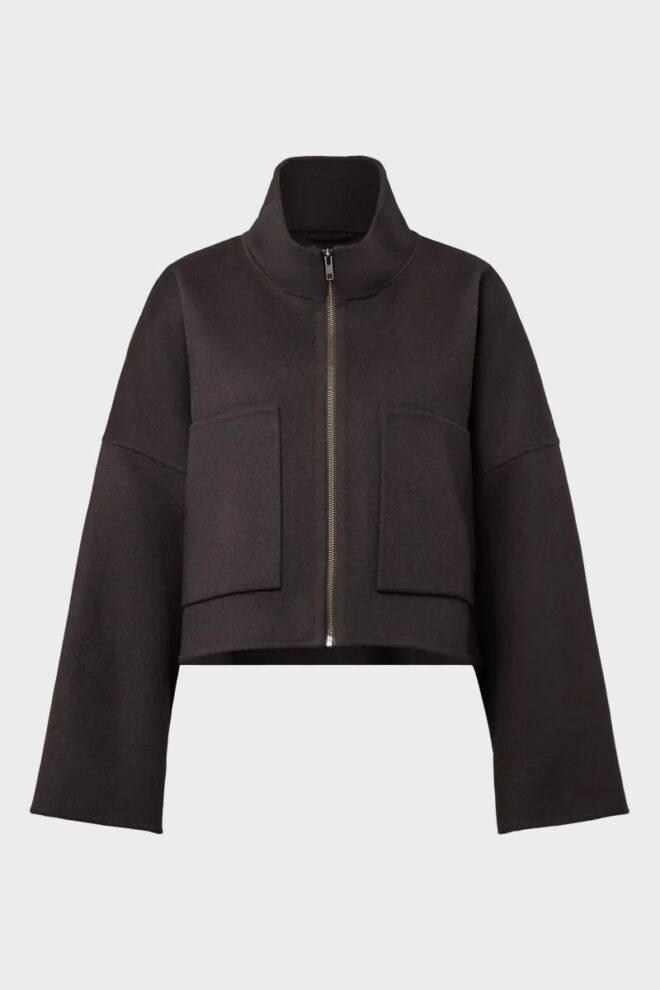 JACKE 120231 ELSTOW_1 1104