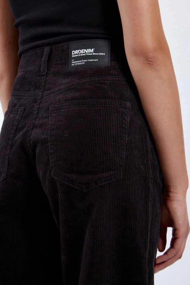 JEANS DONNA BLACK CORD