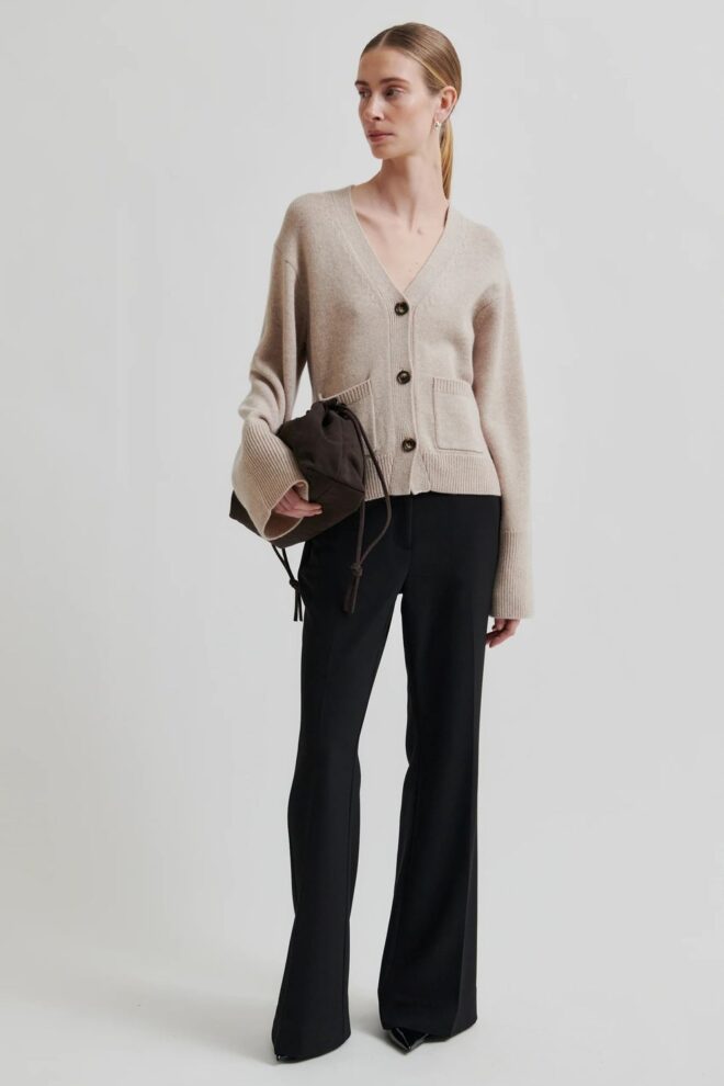 HOSE FIQUE FLARED TROUSERS BLACK