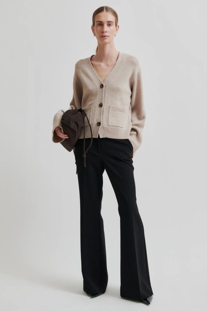 HOSE FIQUE FLARED TROUSERS BLACK