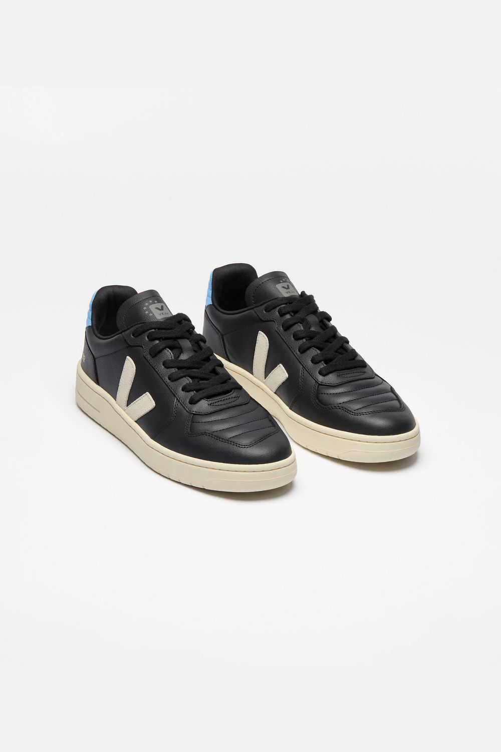 VF3321147A V-82 BLACK_PIERRE_AQUA2.png