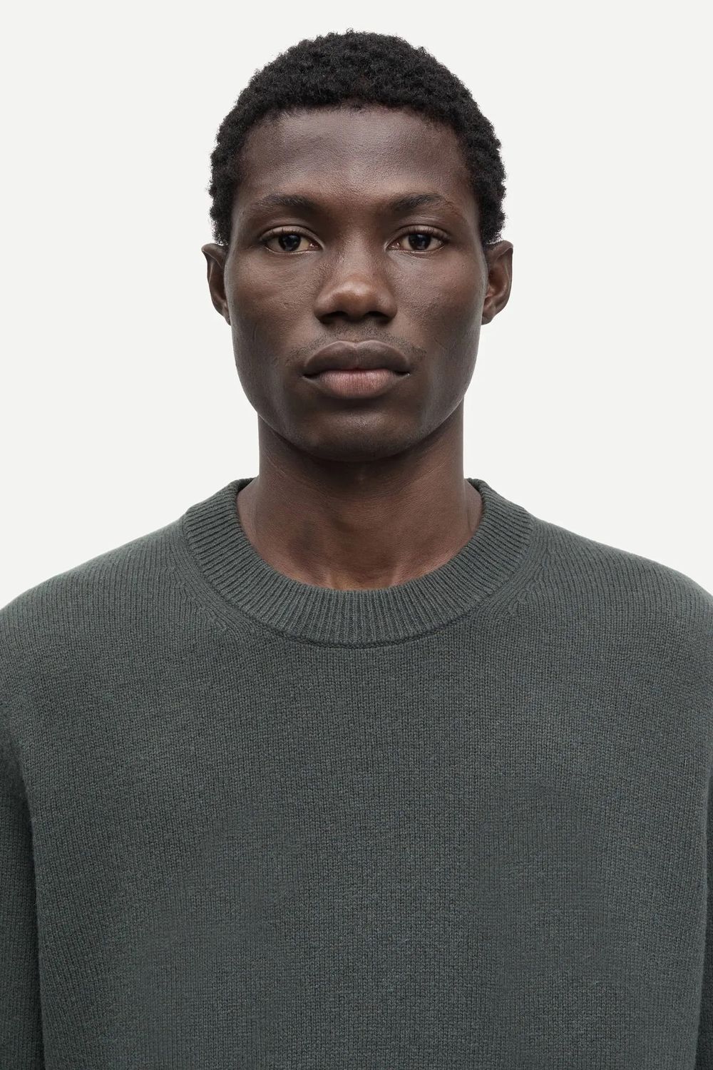 ISAK KNIT SWEATER 15010 DARK EVERGR2.jpeg