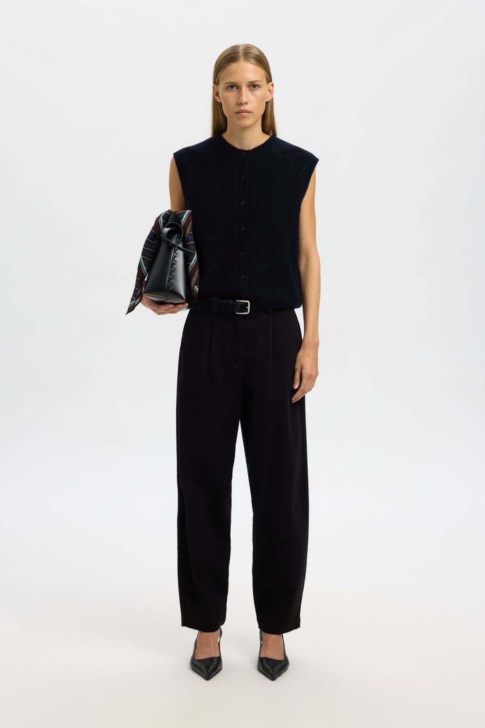 16098808 SLFLULU SL BLUTTON DARK SA4.jpg