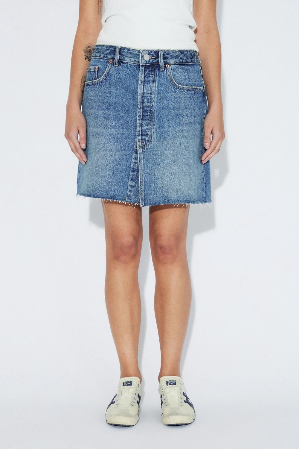 ARA SKIRT DRIFT SKY USED3.jpeg