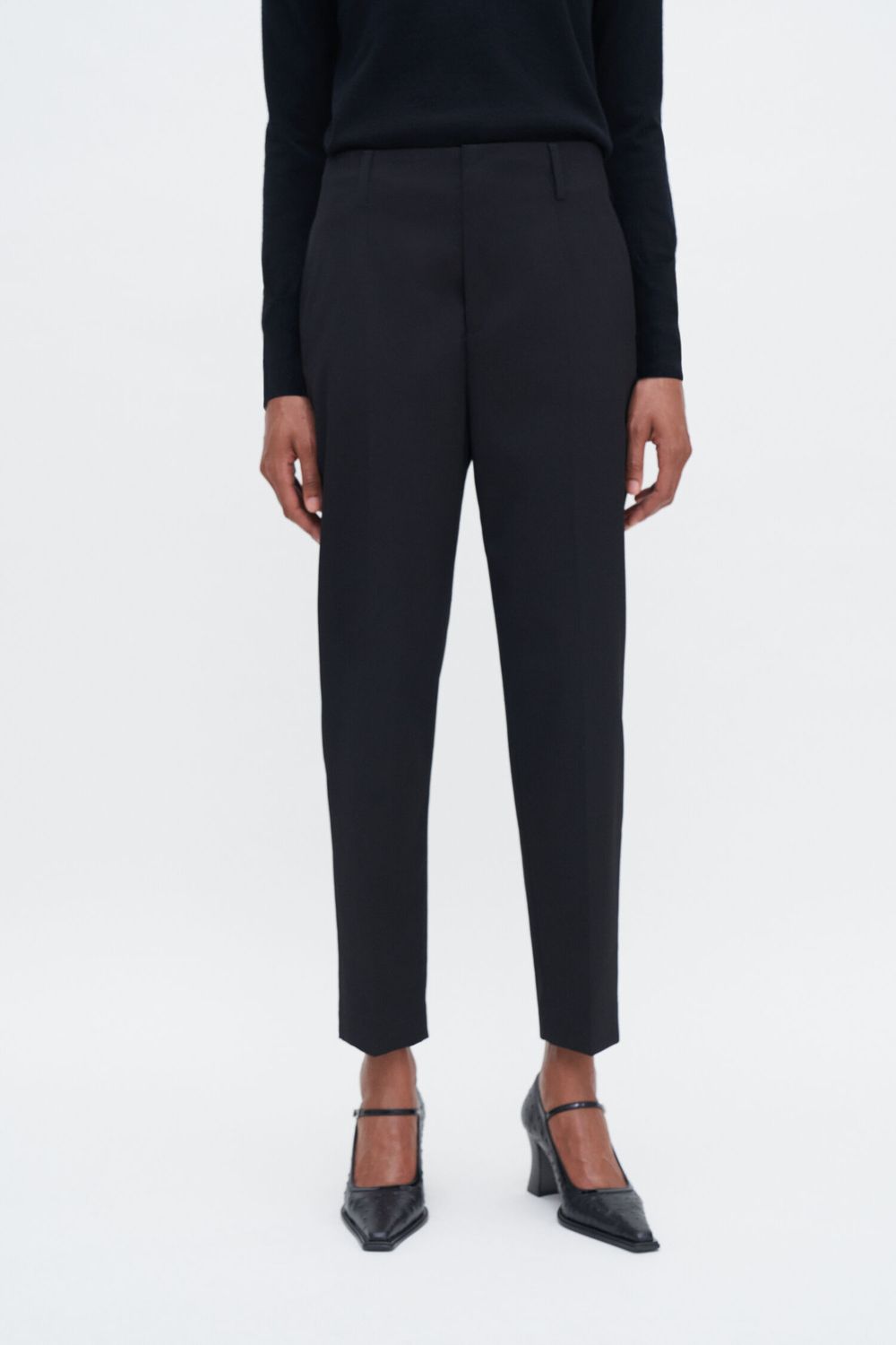 29112 KARLIE BLACK2.jpg