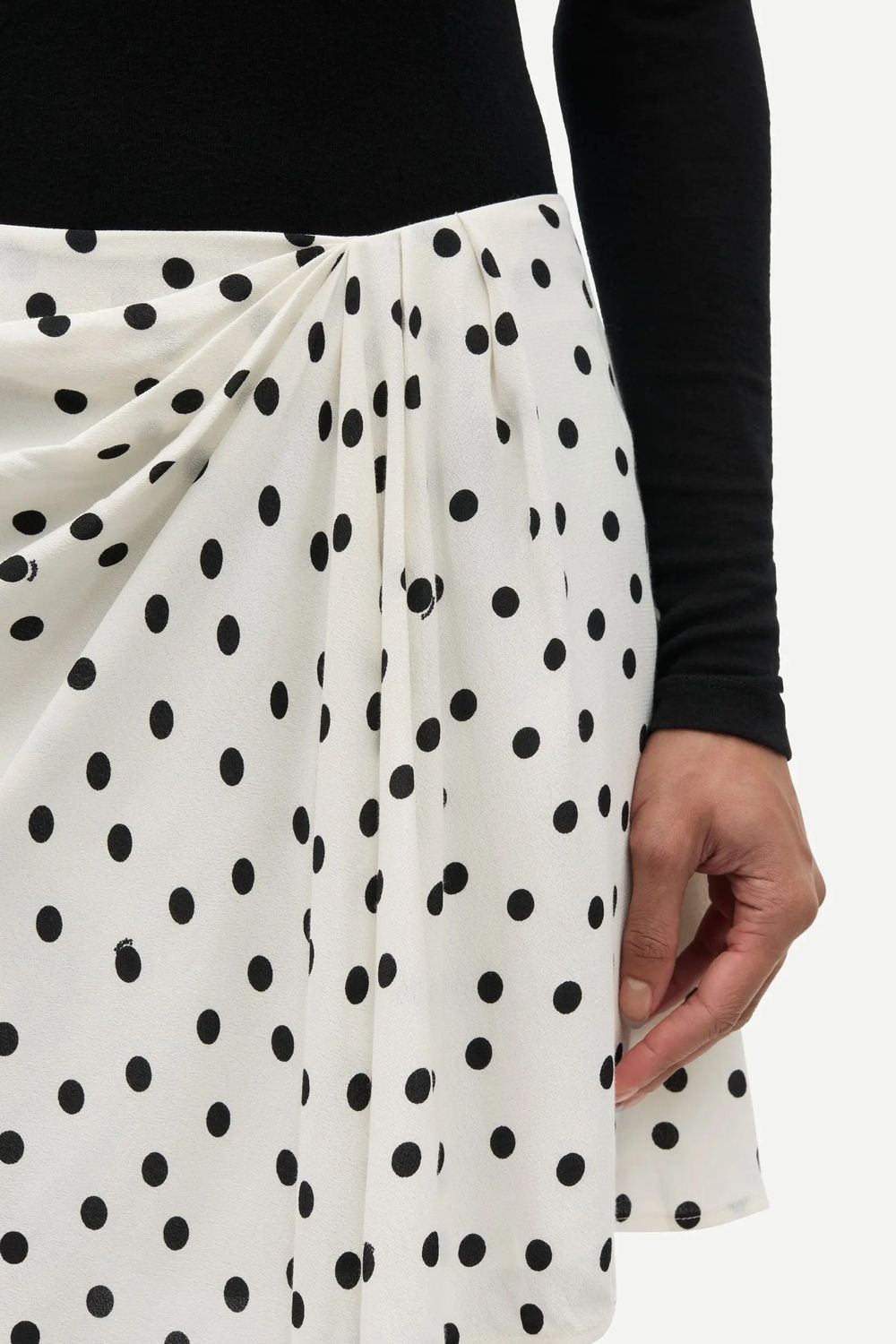 SALBEN SKIRT 16060 DOTS3.jpeg