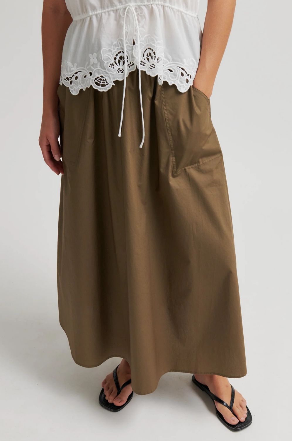 ALISA SKIRT CANTEEN2.jpeg