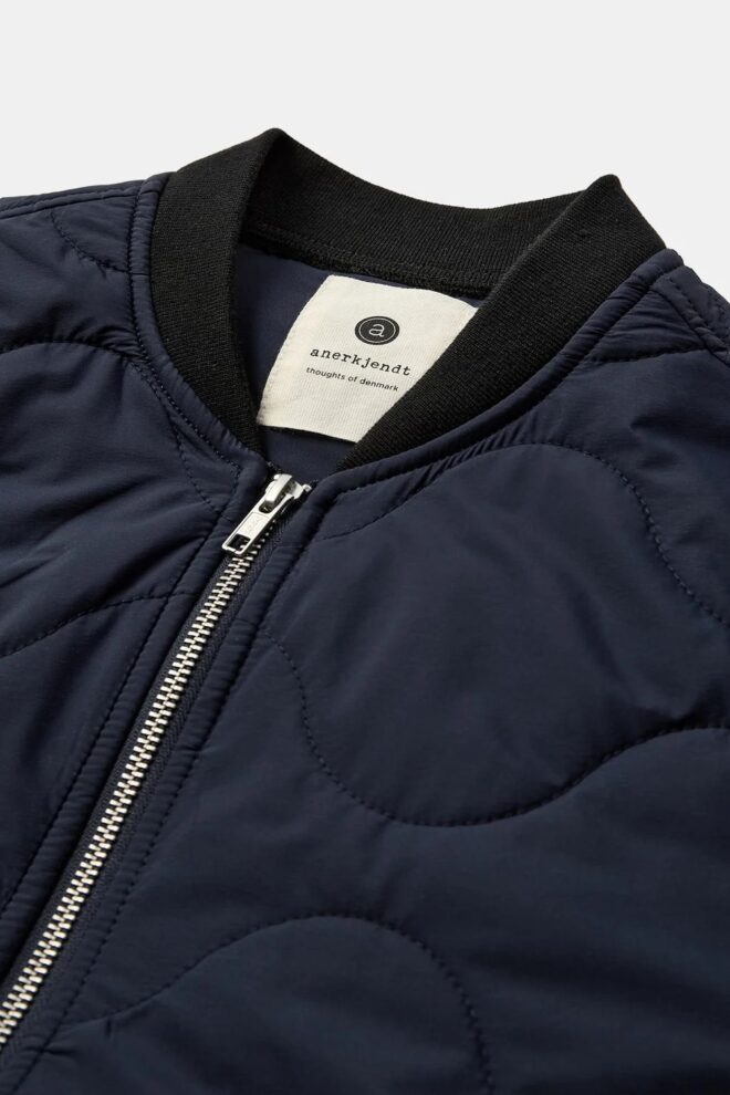 JACKE AKBERNIE QUIL SKY