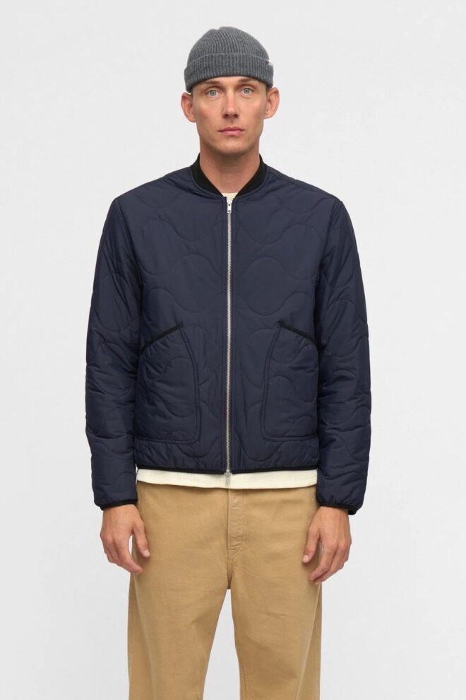 JACKE AKBERNIE QUIL SKY
