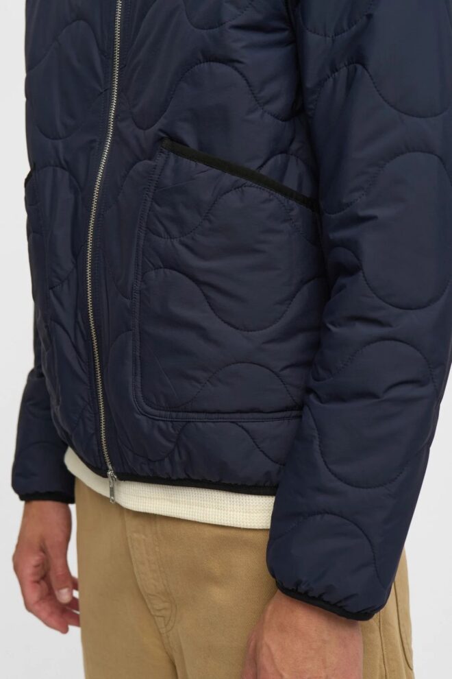 JACKE AKBERNIE QUIL SKY