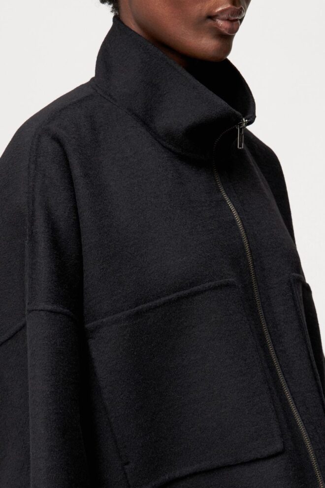 JACKE 120231 ELSTOW_1 1000