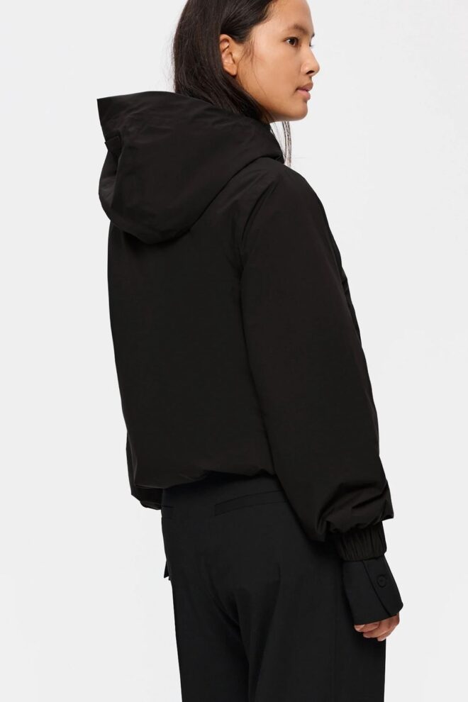 JACKE DISA BLACK