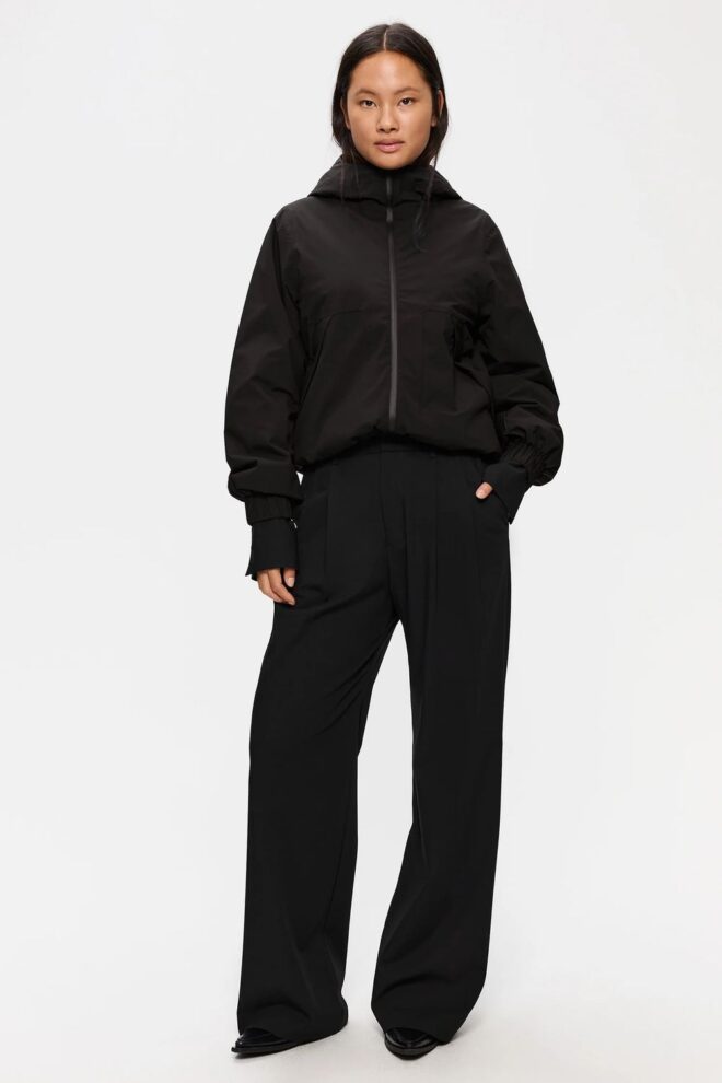 JACKE DISA BLACK