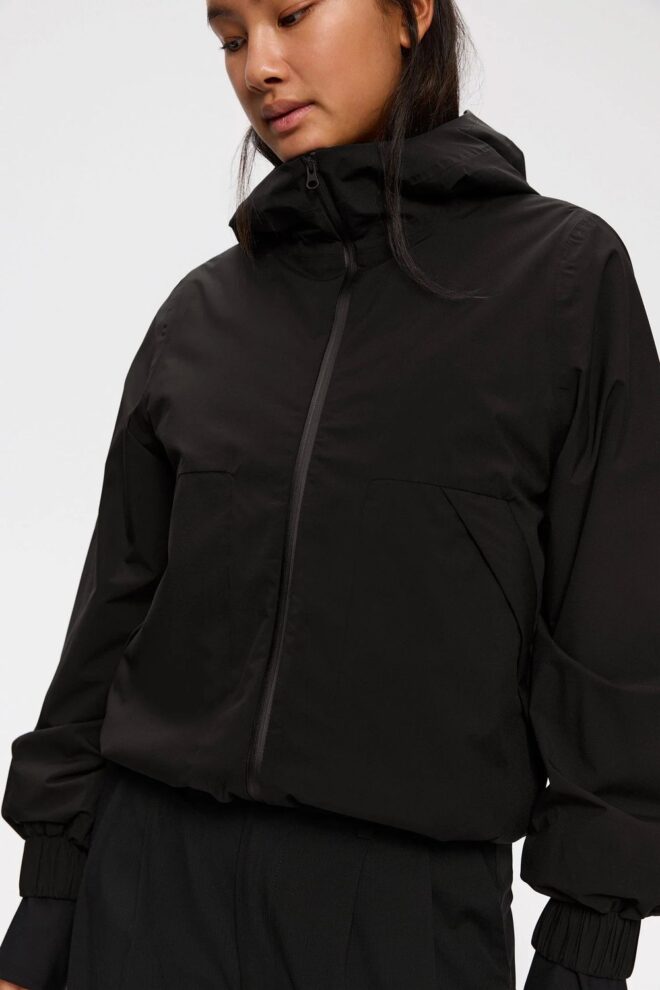 JACKE DISA BLACK
