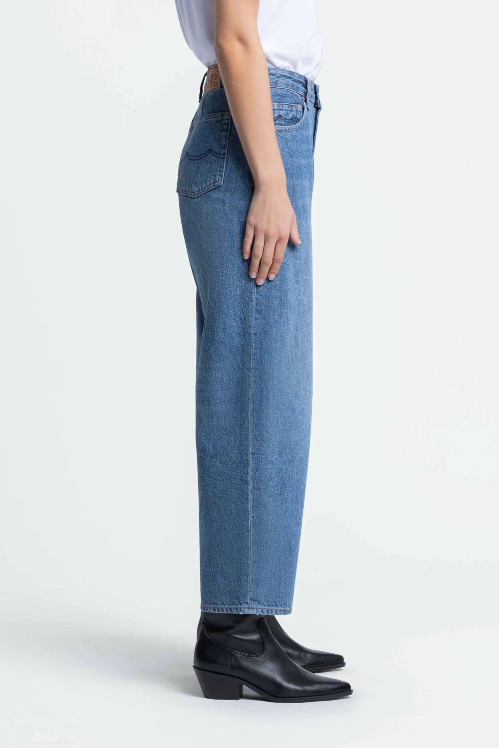 K2690701800 LEILA CEKY BLUE4.jpg