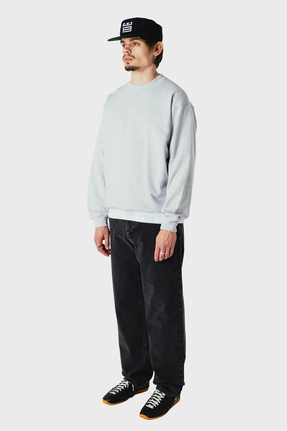 WBDOC CROW JEANS BLACK3.jpg