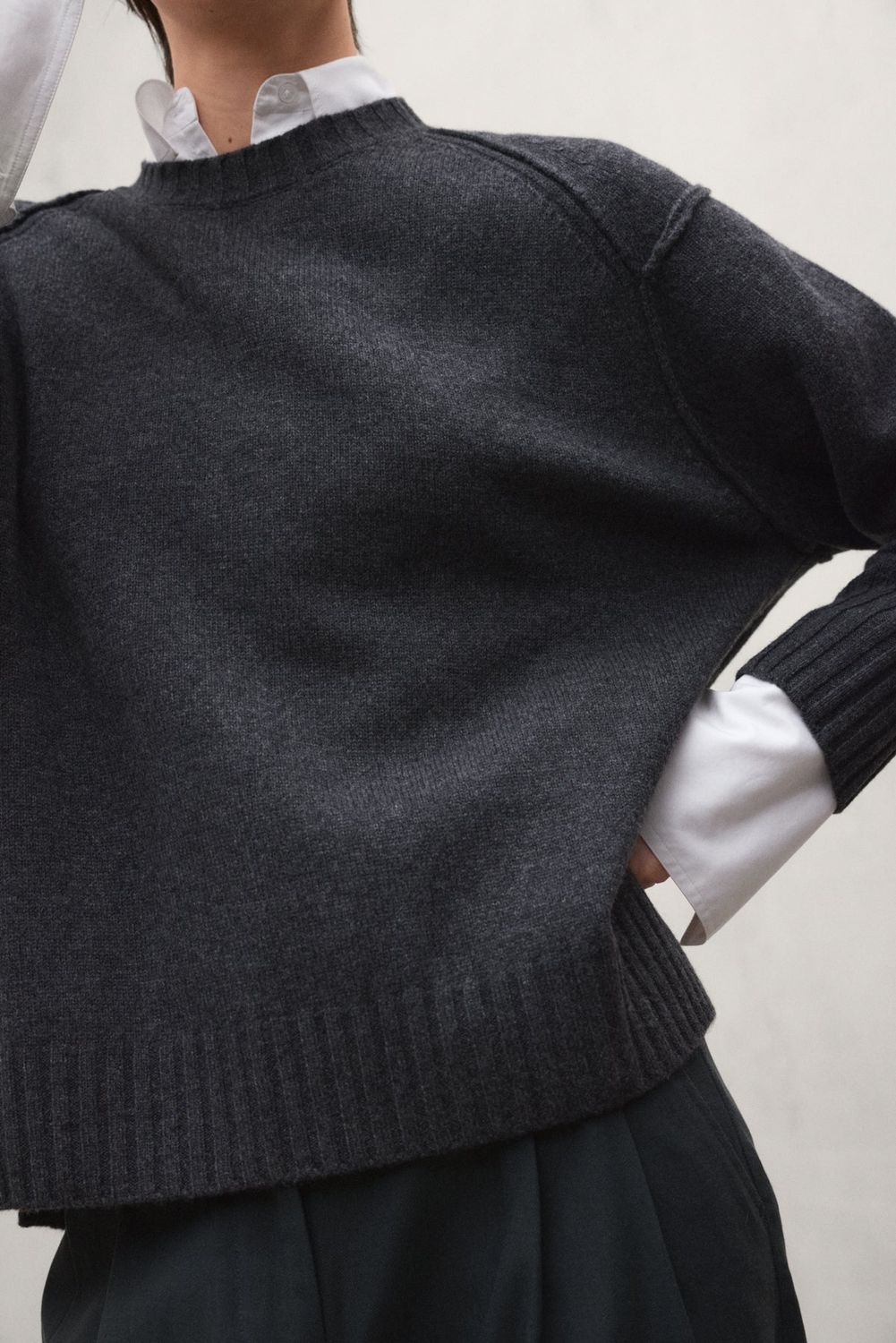 MOCAN DARK GREY3.jpg